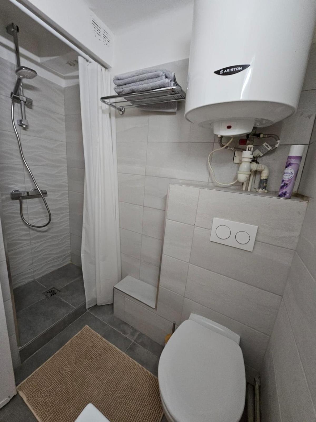 Provencal-Style Apartment エクス＝アン＝プロヴァンス エクステリア 写真