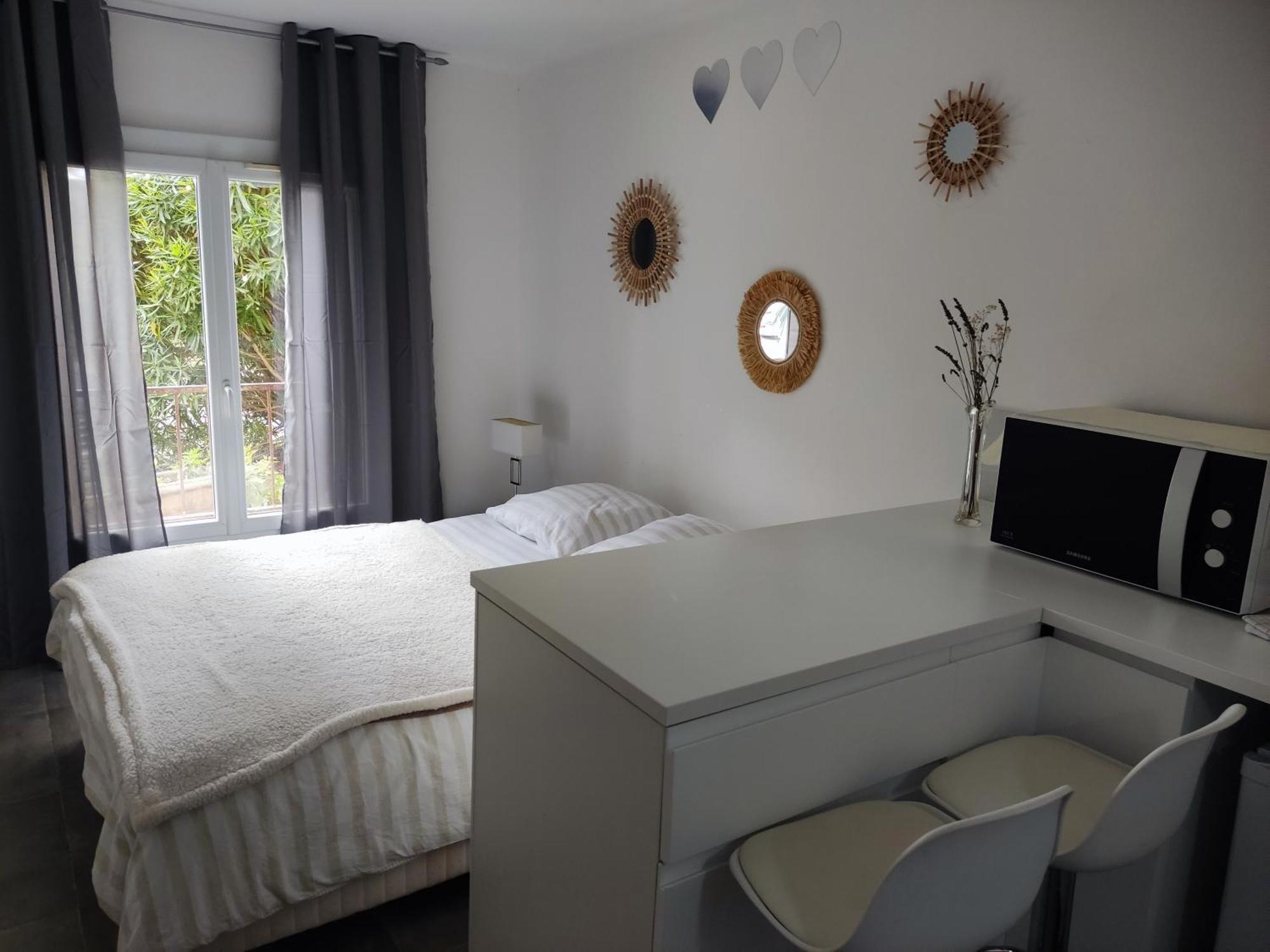 Provencal-Style Apartment エクス＝アン＝プロヴァンス エクステリア 写真