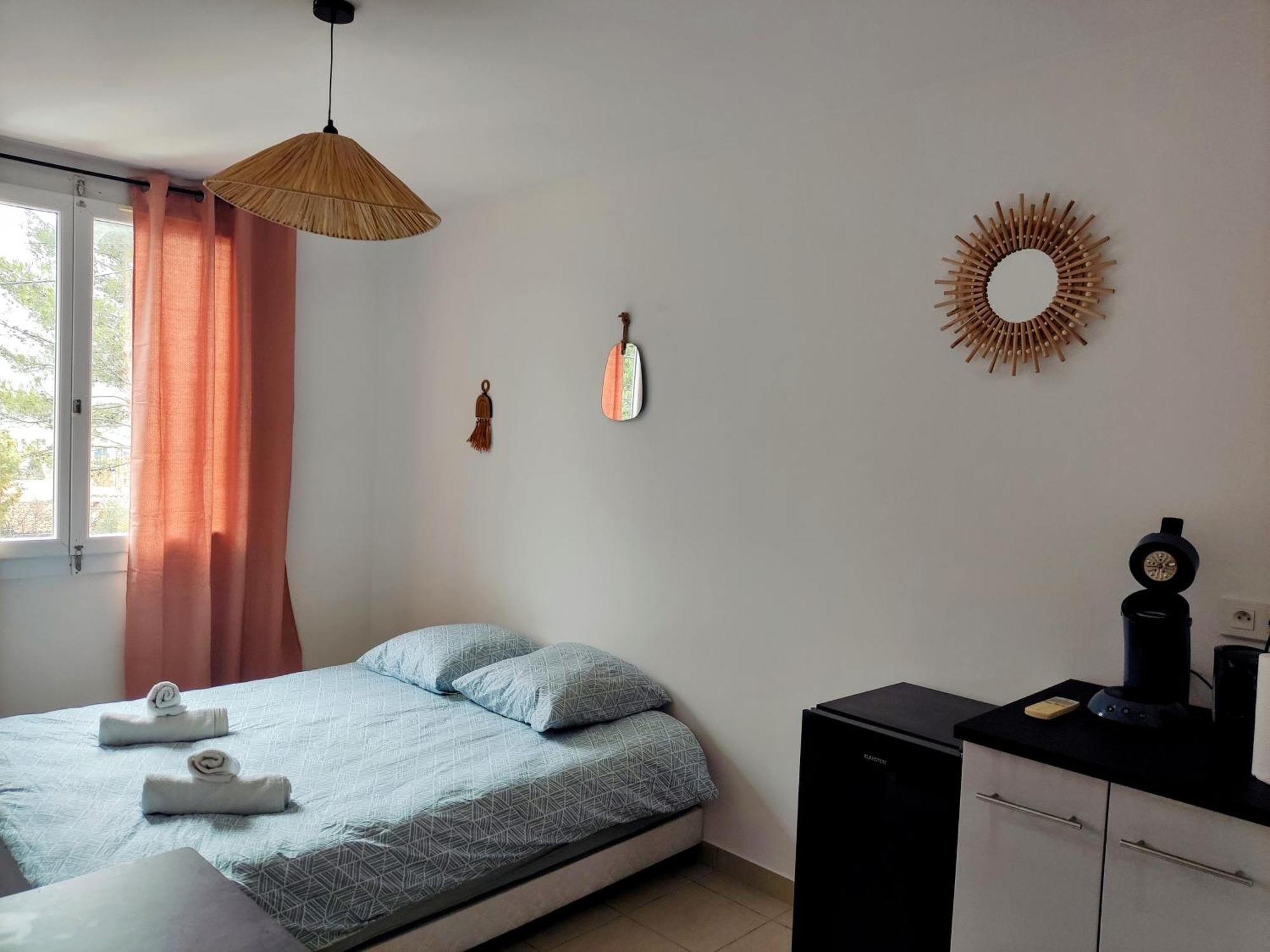 Provencal-Style Apartment エクス＝アン＝プロヴァンス エクステリア 写真
