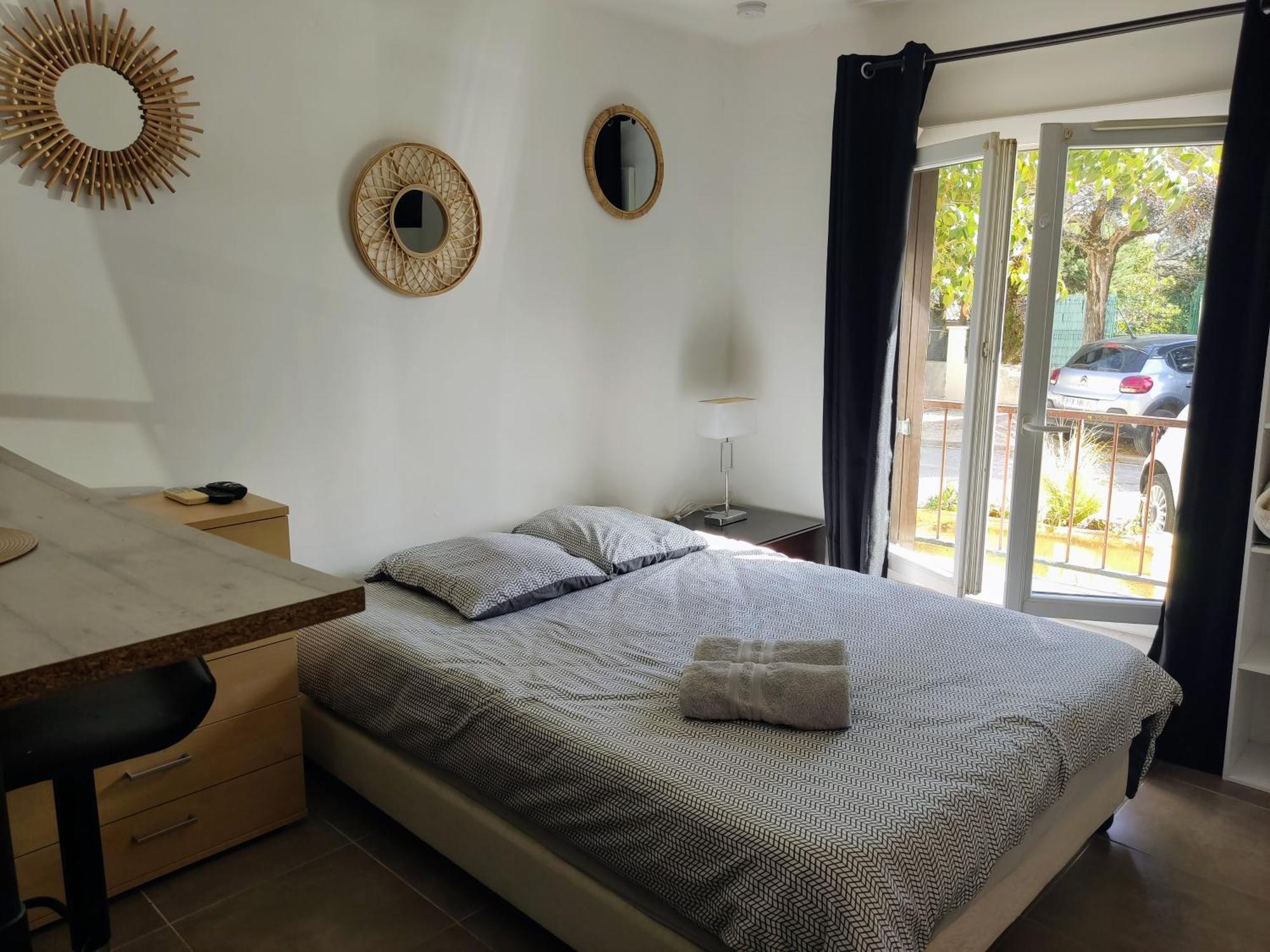 Provencal-Style Apartment エクス＝アン＝プロヴァンス エクステリア 写真