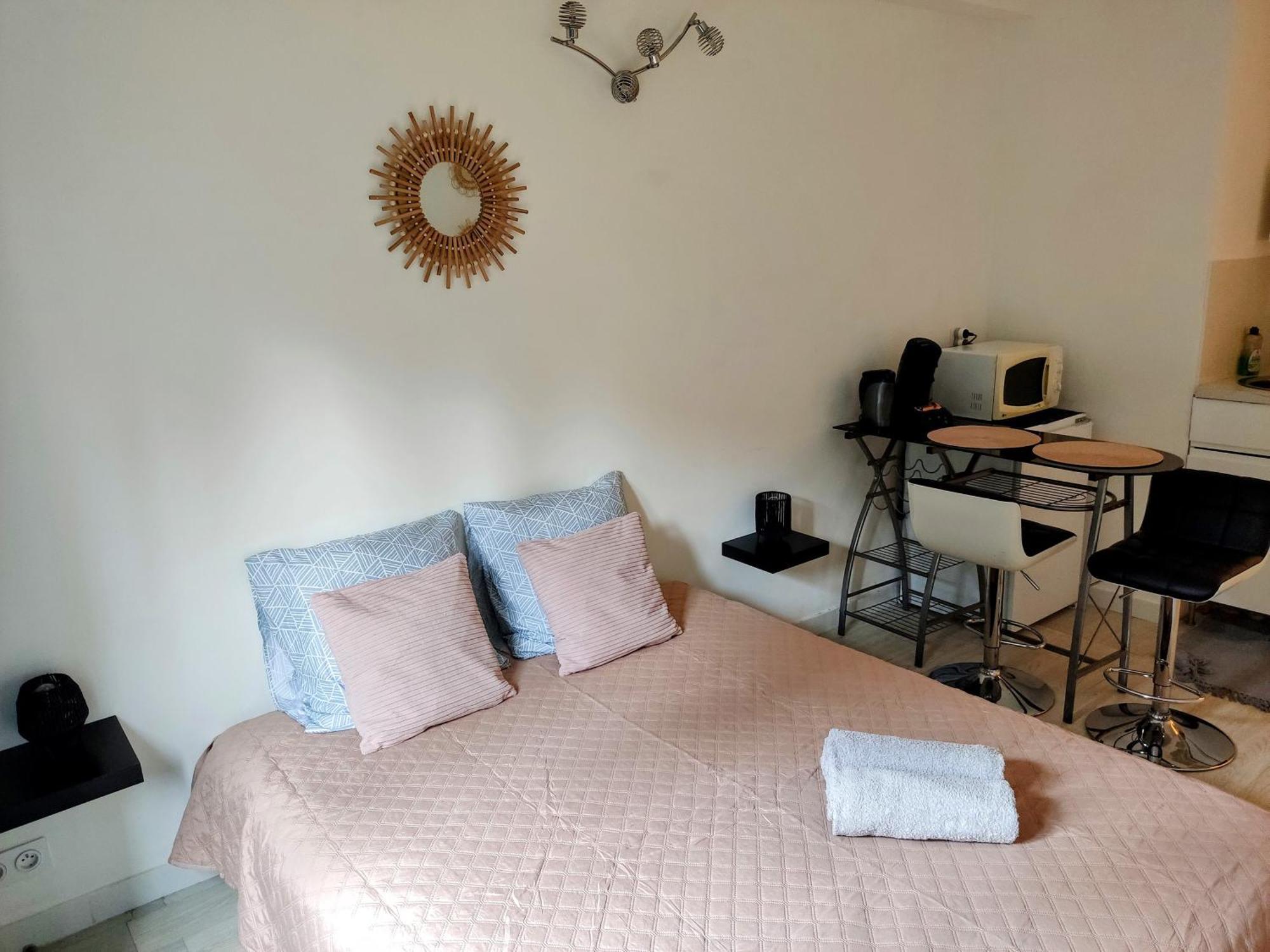 Provencal-Style Apartment エクス＝アン＝プロヴァンス エクステリア 写真